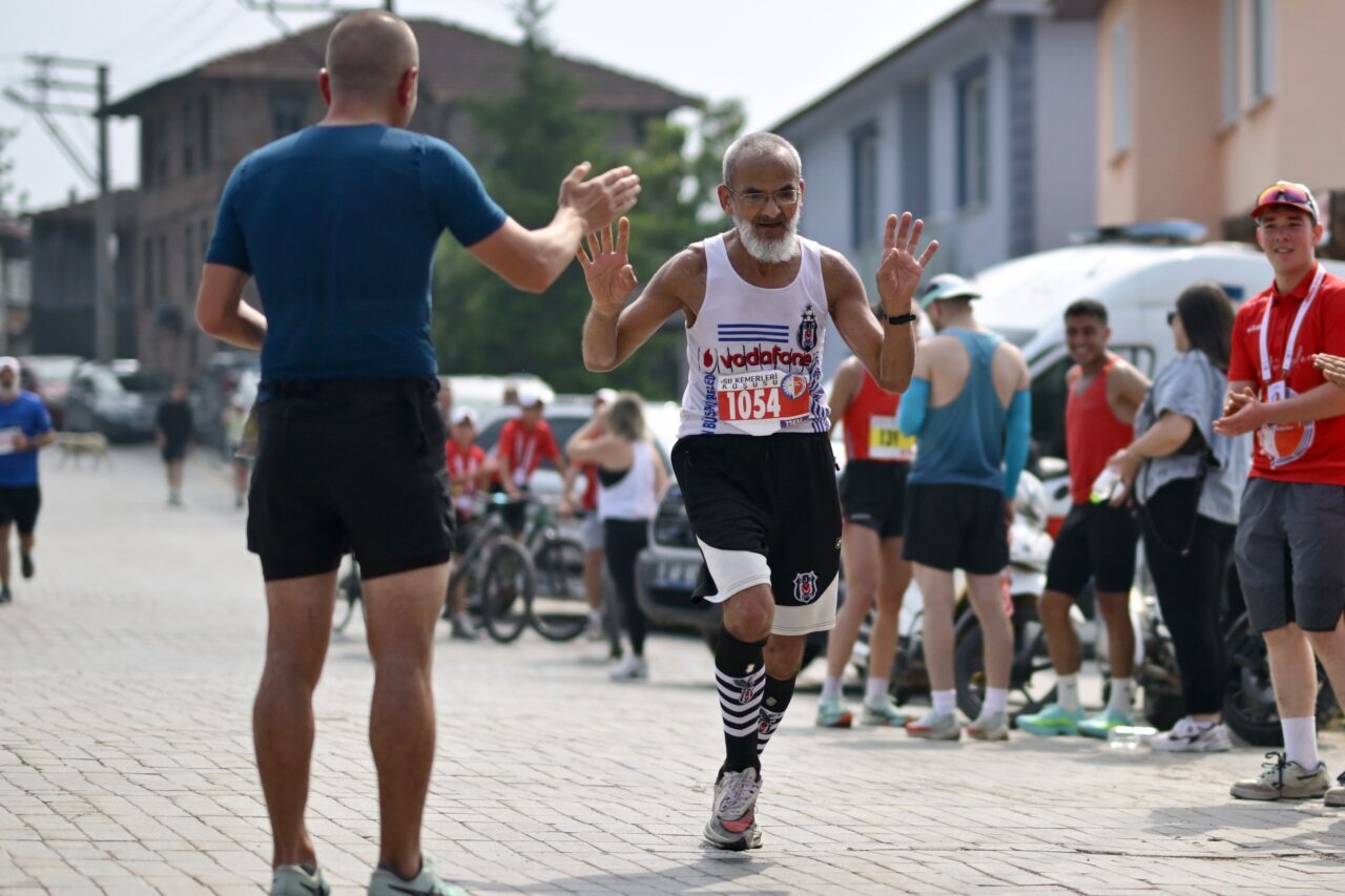 DÜZCE (AA) – Düzce'de "3. İpekyolu Trail Koşusu" 28 şehirden