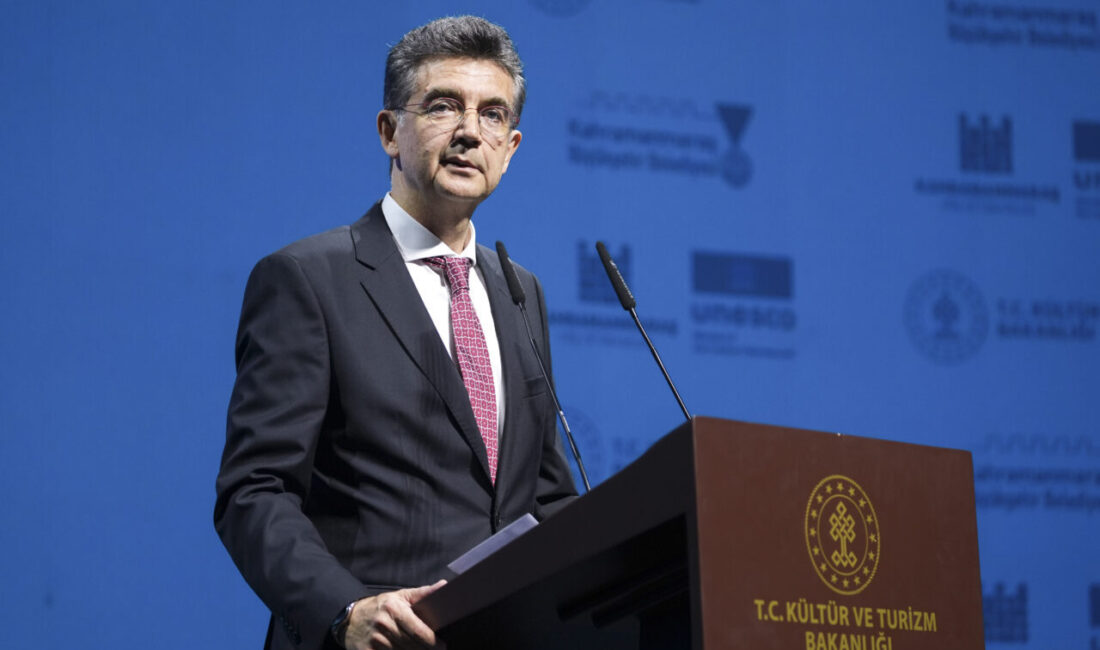 - AK Parti Genel Başkan Yardımcısı Hüseyin Yayman:
- "Necip Fazıl