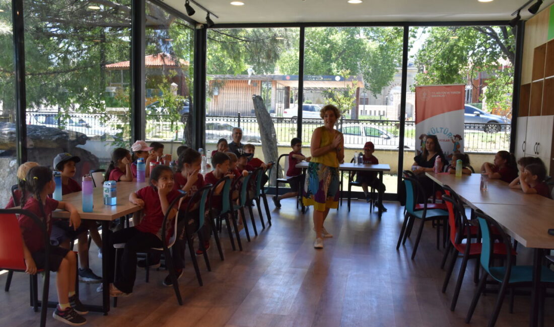 EDİRNE (AA) – Edirne Bienali kapsamında anaokulu öğrencilerine yönelik kitap