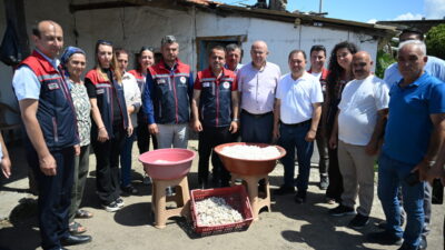 EDİRNE (AA) – Edirne'de İpek Böcekçiliğini Yaygınlaştırma Projesi kapsamında kadınlar