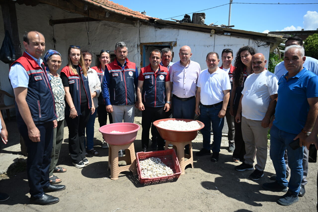 EDİRNE (AA) – Edirne'de İpek Böcekçiliğini Yaygınlaştırma Projesi kapsamında kadınlar