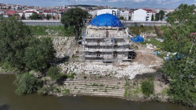 EDİRNE (AA) – Edirne'de restorasyonu süren yalı camisi özelliği taşıyan