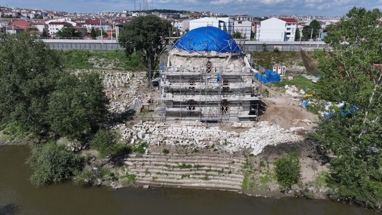 EDİRNE (AA) – Edirne'de restorasyonu süren yalı camisi özelliği taşıyan