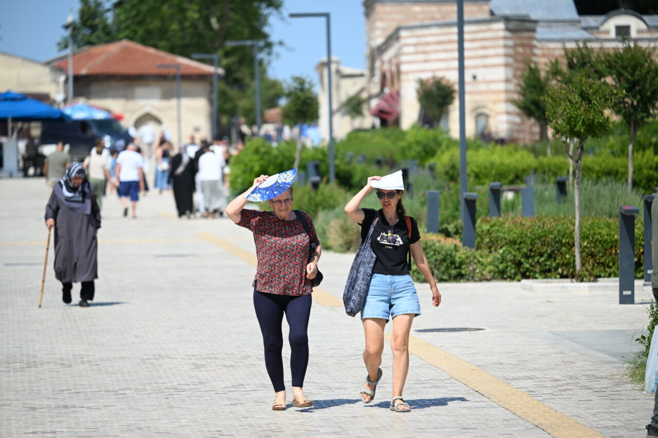 EDİRNE (AA) – Edirne'de etkili olan sıcak hava günlük yaşamı