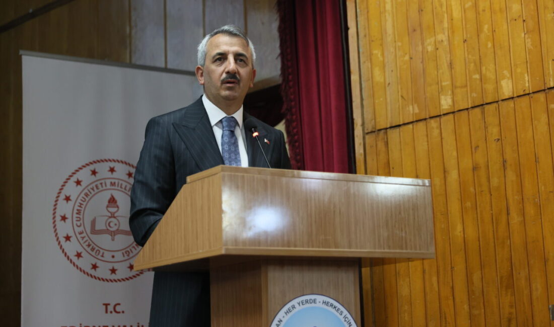 - Vali Yunus Sezer:
- "Gençler ne kadar başarılı ve sağlıklı