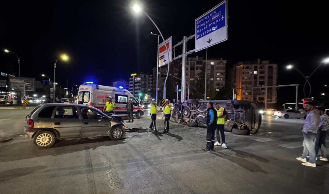 ELAZIĞ (AA) – Elazığ'da otomobil ile SUV tipi aracın çarpışması