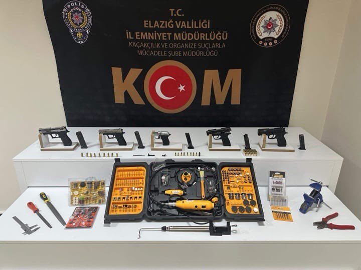 ELAZIĞ (AA) – Elazığ'da düzenlenen ruhsatsız silah operasyonunda gözaltına alınan