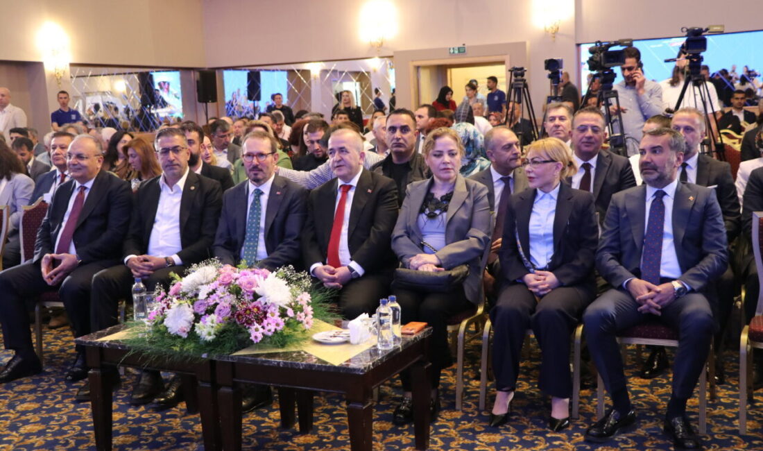 - Sağlık Bakan Yardımcısı Şuayıp Birinci:
- "2040'dan sonra Türkiye'nin sigara