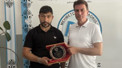 - Okulun hizmetlisi Serkan Coşkun:
- "Çok memnun oldum. Genellikle plaketler