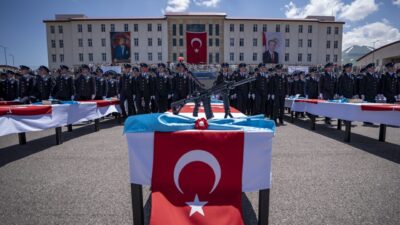 - Vali Aydın Baruş:
- "Erzurum'un müstesna atmosferinde 9 ay süren