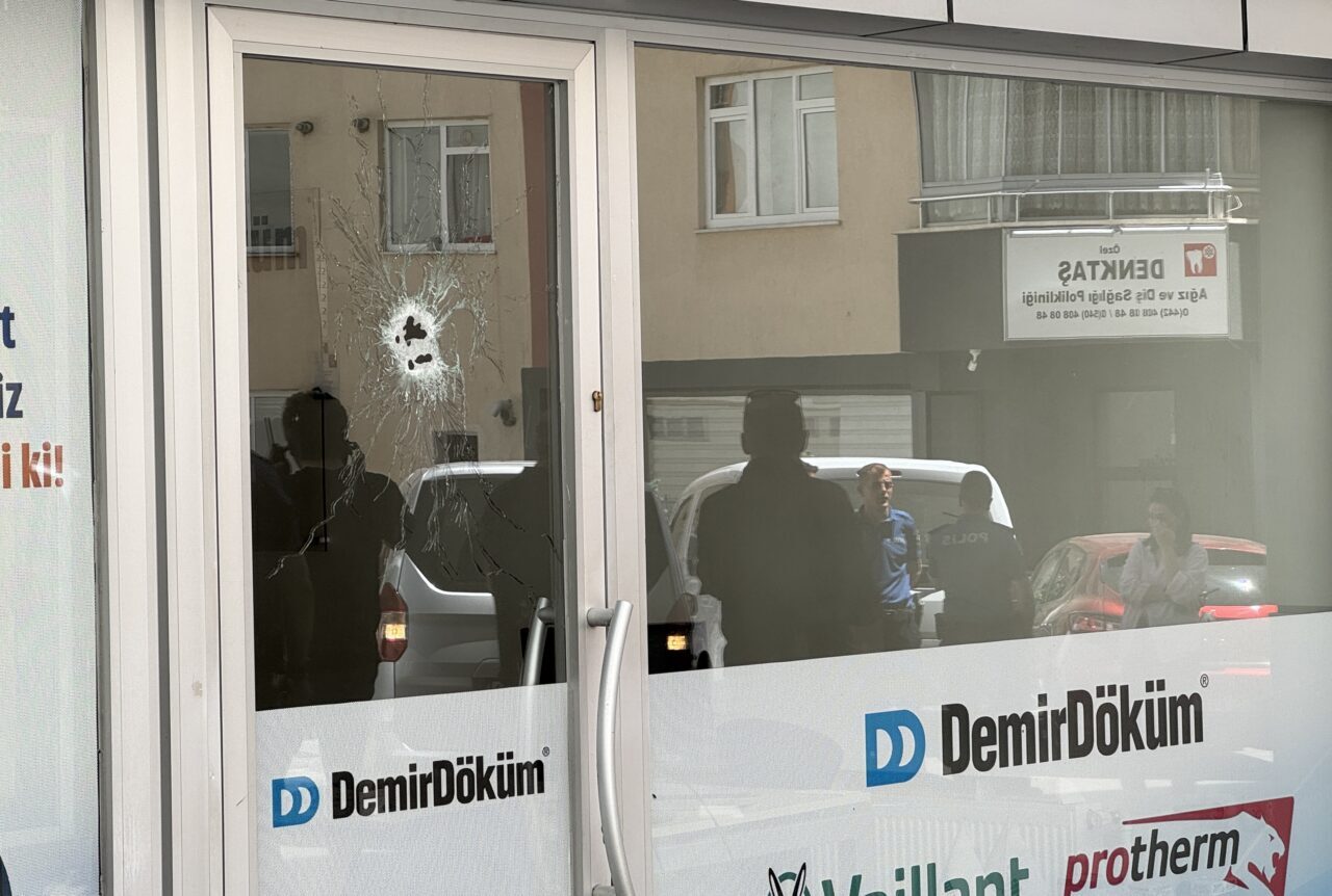 ERZURUM (AA) – Erzurum'un Yakutiye ilçesinde bir iş yerine tüfekle