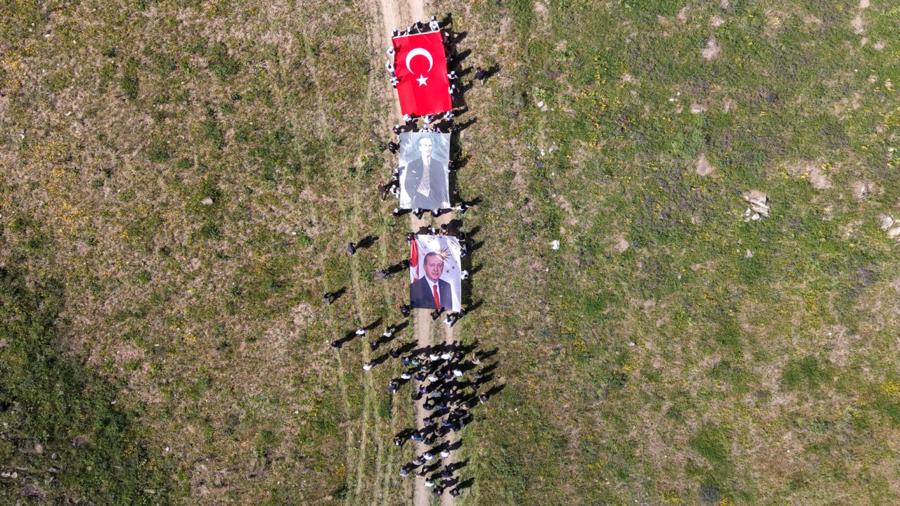 - Vali Aydın Baruş:
- "Bu süreç içerisinde hem Karayazı'nın insanı