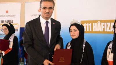 ERZURUM (AA) – Erzurum'un Çat ilçesinde hafızlık eğitimlerini tamamlayan 111