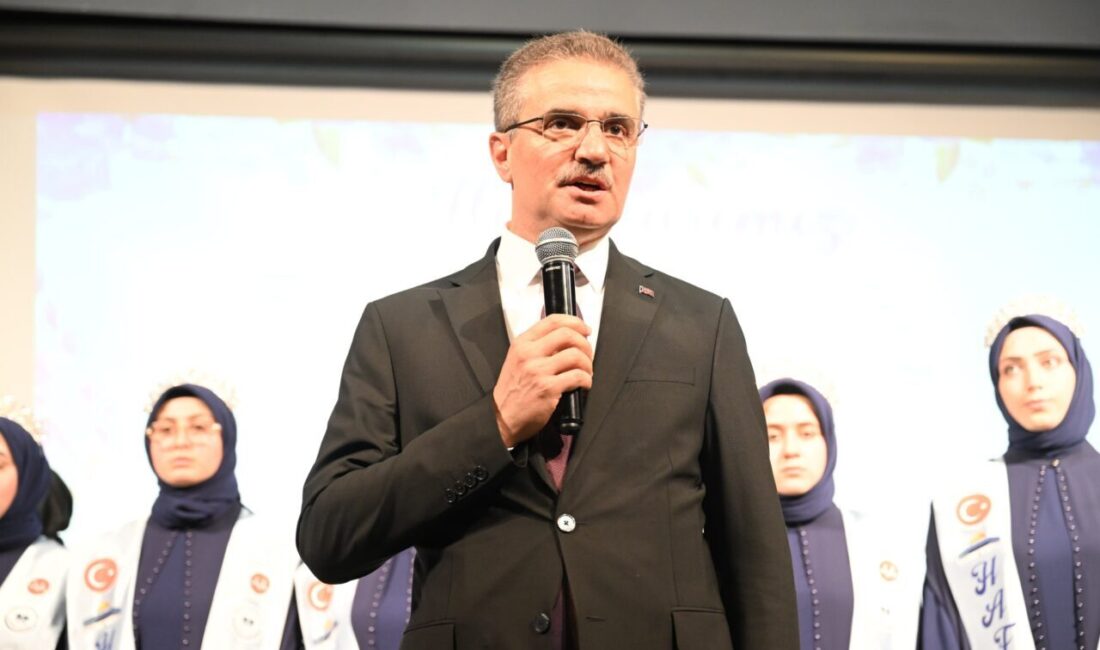 - Vali Aydın Baruş:
- "Hafızlar, hem Kur’an-ı Kerim’i ezberleme hem