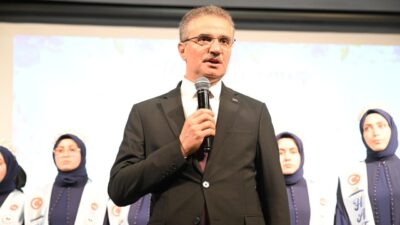 - Vali Aydın Baruş:
- "Hafızlar, hem Kur’an-ı Kerim’i ezberleme hem