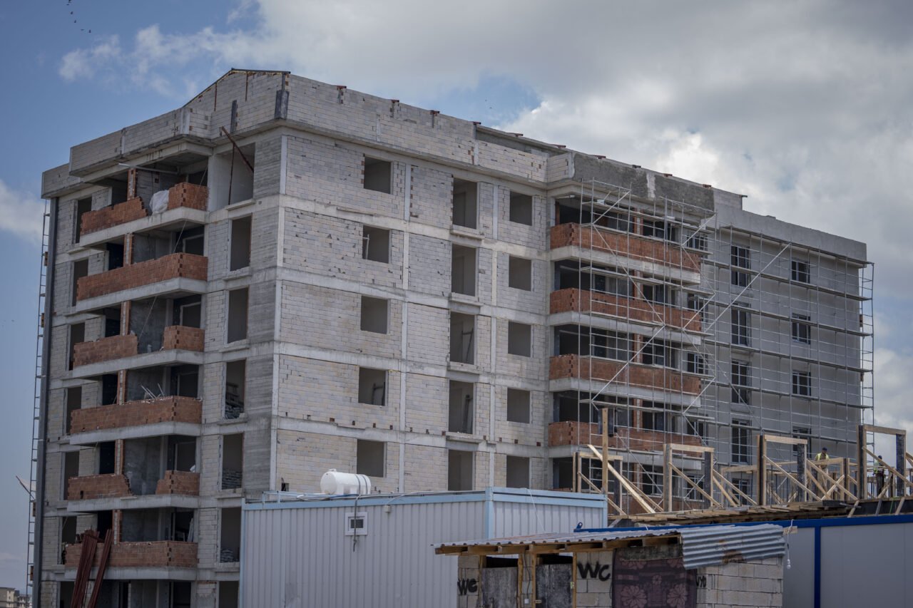 ERZURUM (AA) – Erzurum'da inşaat halindeki apartmanın 7. katından düşen