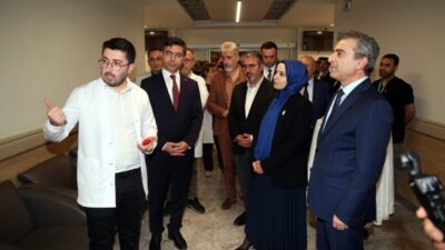 - Şehir hastanesindeki merkezde, çocuk psikiyatri uzmanı, bireysel hizmet danışmanı,