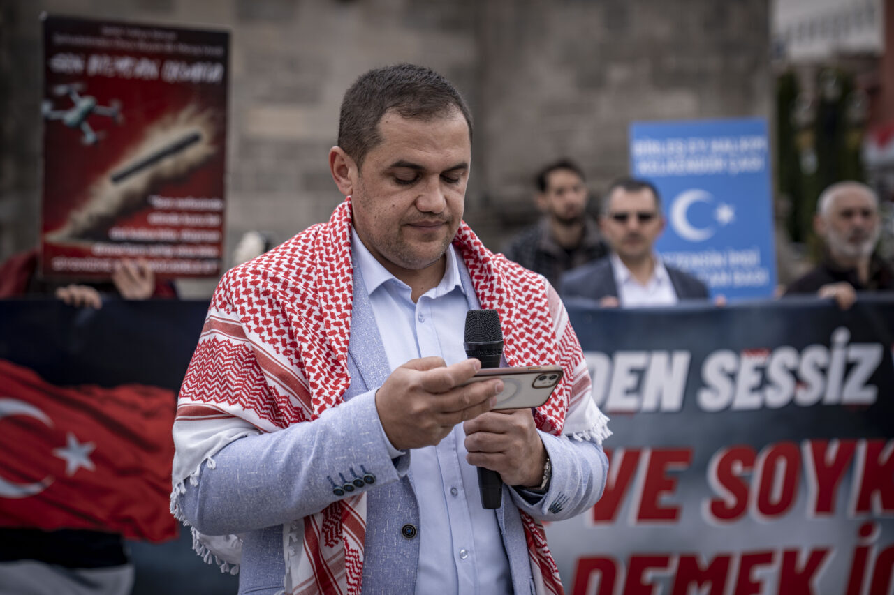 ERZURUM (AA) – Erzurum'da hekimler ve sağlık çalışanları, İsrail'in Gazze'ye
