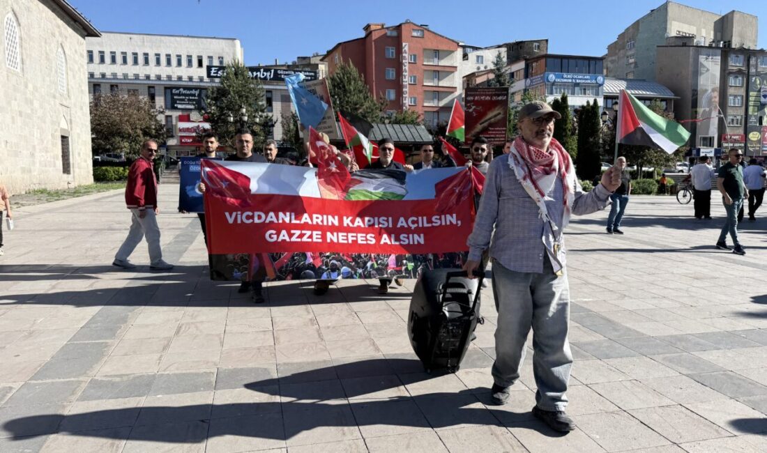 ERZURUM (AA) – Erzurum'da hekimler ve sağlık çalışanları, İsrail'in Gazze'ye
