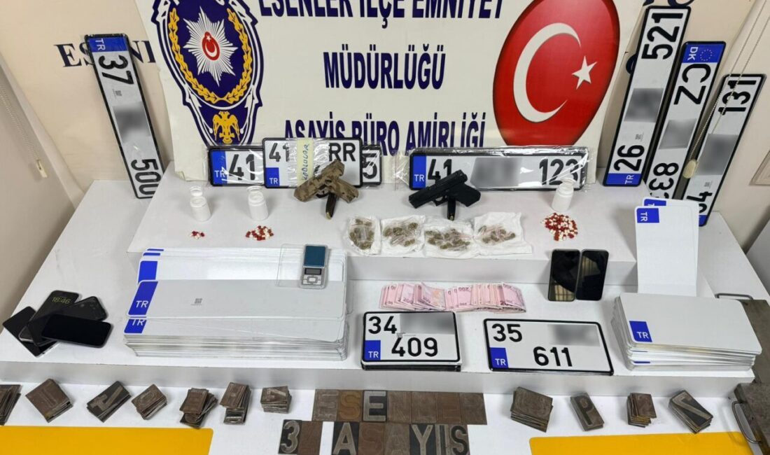 İSTANBUL (AA) – Esenler'de düzenlenen uyuşturucu operasyonunda gözaltına alınan 4