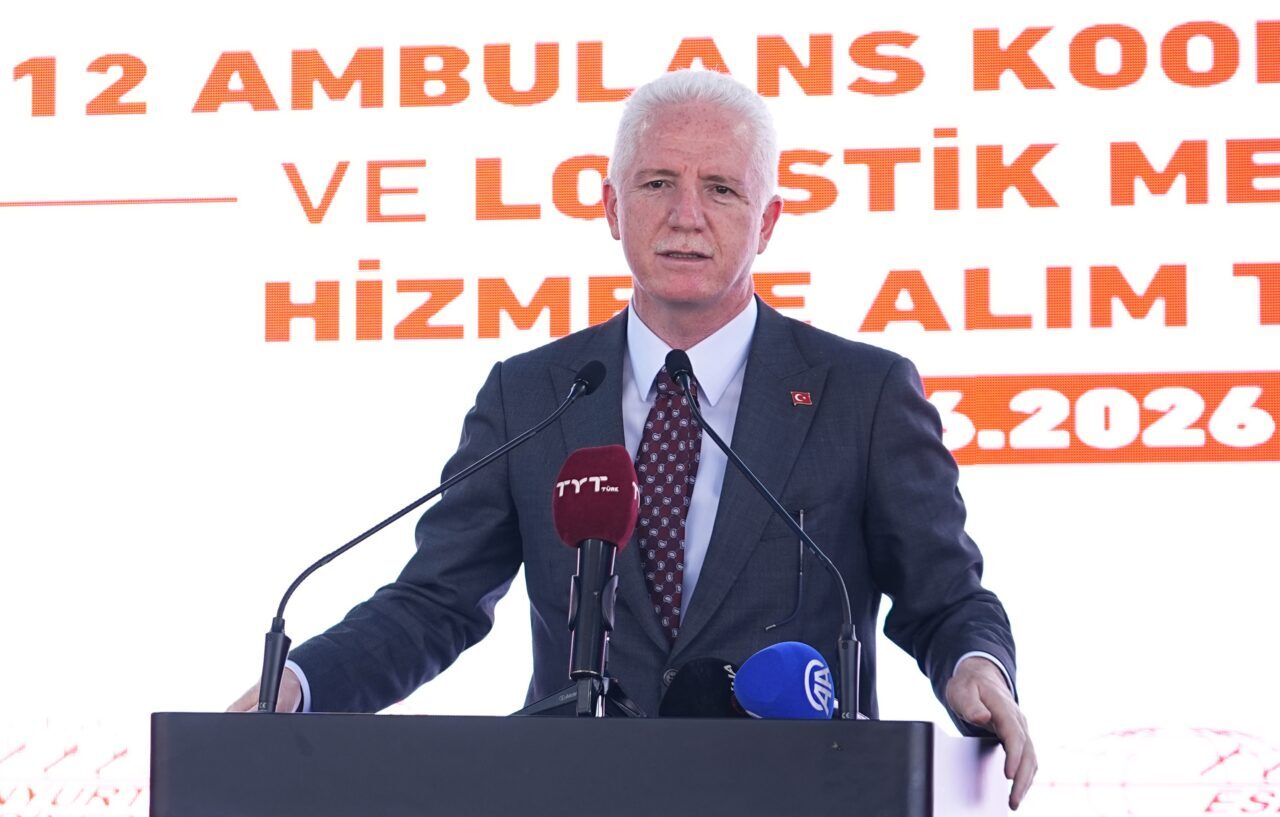 - İstanbul Valisi Gül:
- "Her sokağa, her mahalleye hastane yapılmayacağına