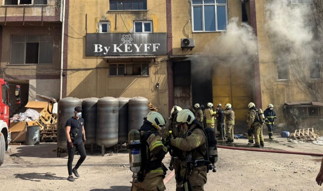 İSTANBUL (AA) – Esenyurt'ta bir fabrikada çıkan yangına itfaiye ekiplerince