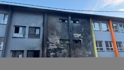 İSTANBUL (AA) – Esenyurt'ta ilkokulda çıkan yangın itfaiye ekiplerinin müdahalesiyle