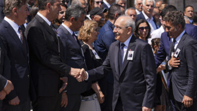- Cenaze törenine CHP Genel Başkanı Kılıçdaroğlu ile Grup Başkanı