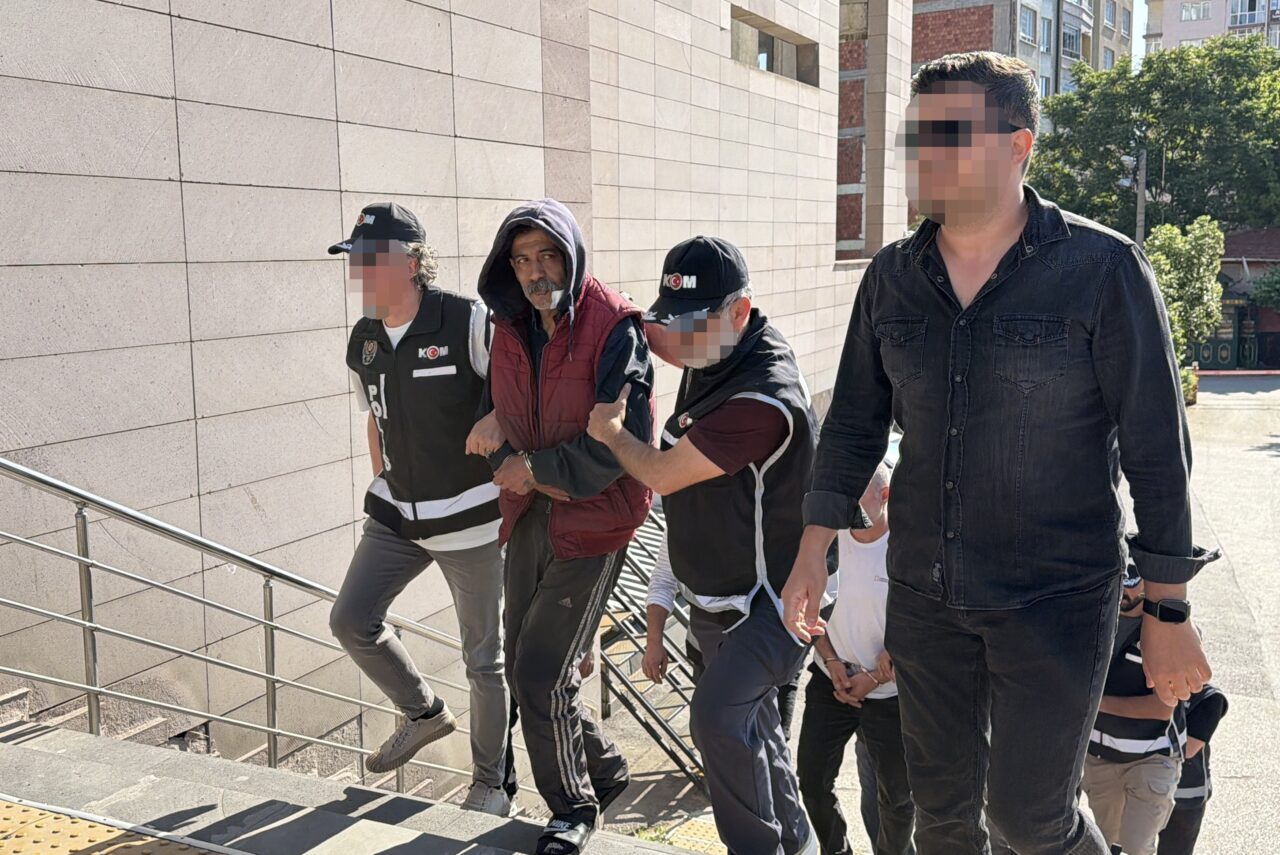 ESKİŞEHİR (AA) – Eskişehir'de atık yağdan akaryakıt üretip sattıkları öne