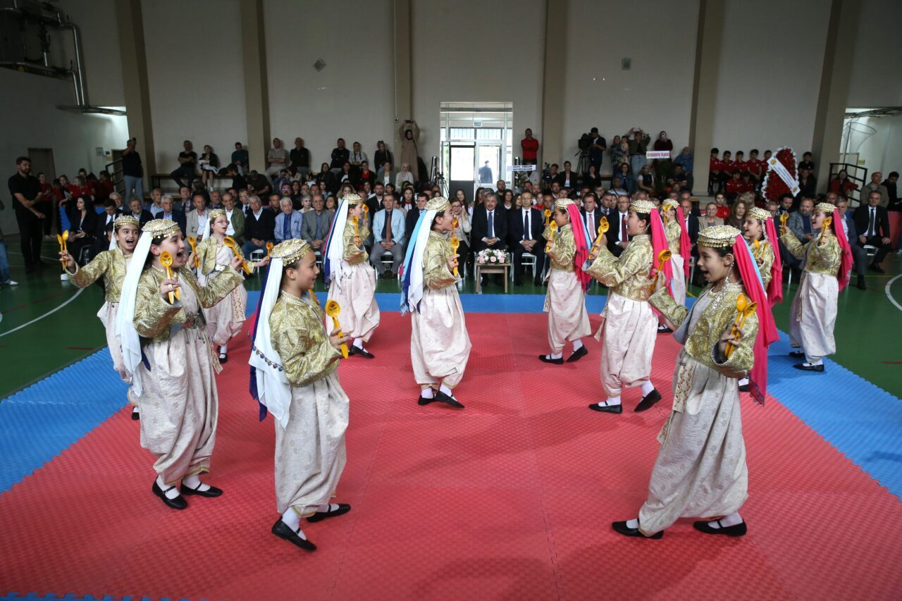 - Vali Erdinç Yılmaz:
- "Bizim en büyük gayemiz, Fethi Heper