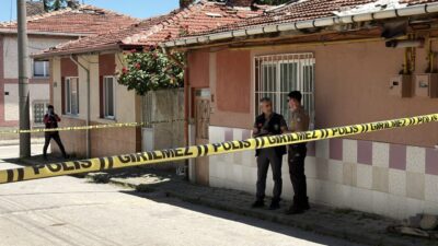 ESKİŞEHİR (AA) – Eskişehir'in Tepebaşı ilçesinde geri manevra yapan hafif