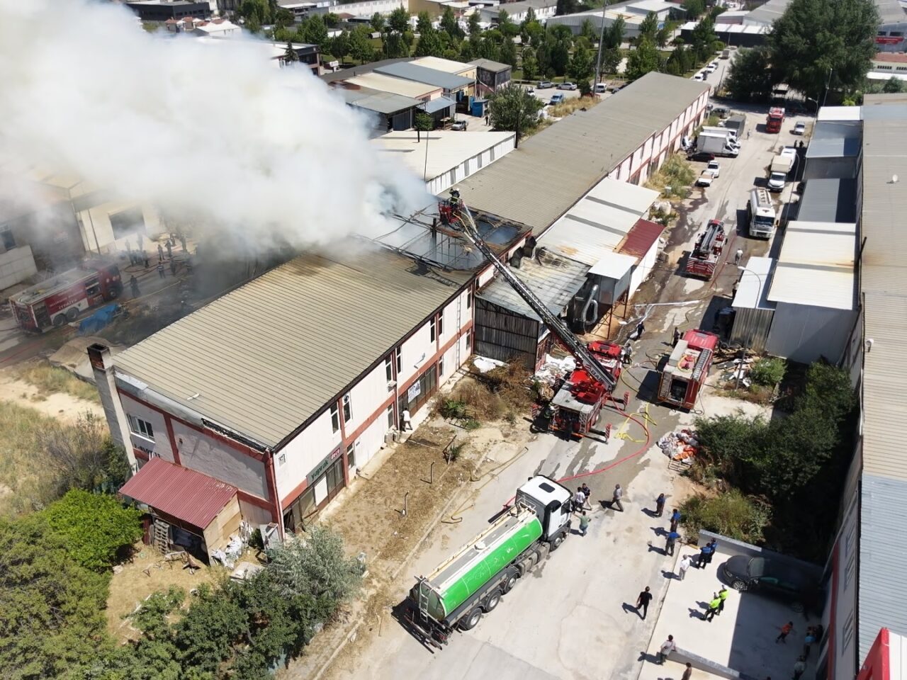 ESKİŞEHİR (AA) – Eskişehir'de, Mobilyacılar Kooperatifi Sanayi Sitesi'nde (EMKO) faaliyet