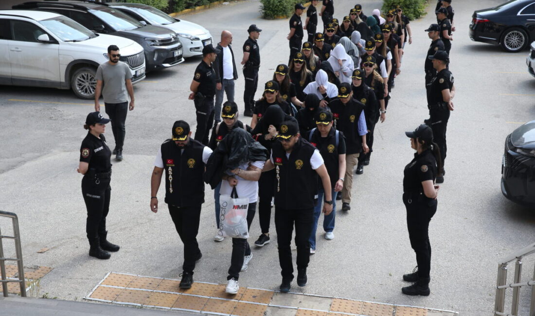 ESKİŞEHİR (AA) – Eskişehir'de düzenlenen fuhuş operasyonunda gözaltına alınan 16