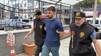 ESKİŞEHİR (AA) – Eskişehir'in Odunpazarı ilçesinde çıkan tartışmada 1 kişinin