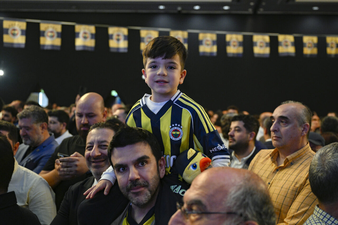 -"Bu dönemi kapatıp yeni bir dönem açacağız. Fenerbahçe'nin yeniden yükseliş