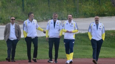 DÜZCE (AA) – Fenerbahçe'de yönetim kurulu üyeleri, Topuk Yaylası Tesisleri'ne