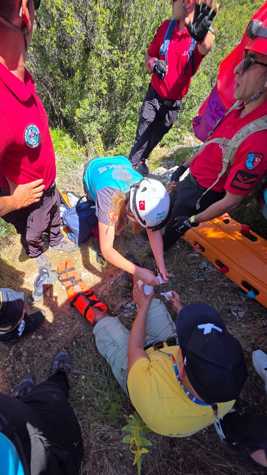 MUĞLA (AA) – Muğla'nın Fethiye ilçesinde yamaç paraşütünün ormanlık alana