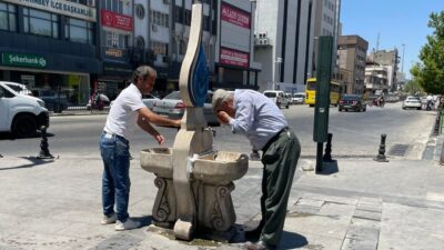 GAZİANTEP (AA) – Gaziantep'te sıcak havalarda serinlemek isteyenler mağara kafeyi