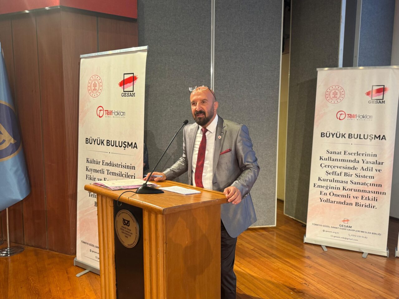 - GESAM Başkanı Prof. Dr. İsa Eliri:
- "Sanatçılar, bir ülkenin