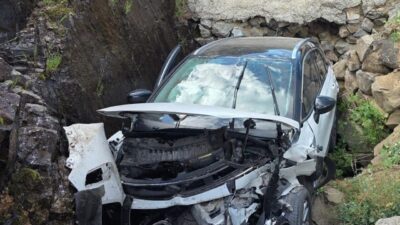 GİRESUN (AA) – Giresun'un Şebinkarahisar ilçesinde otomobilin kanala düşmesi sonucu