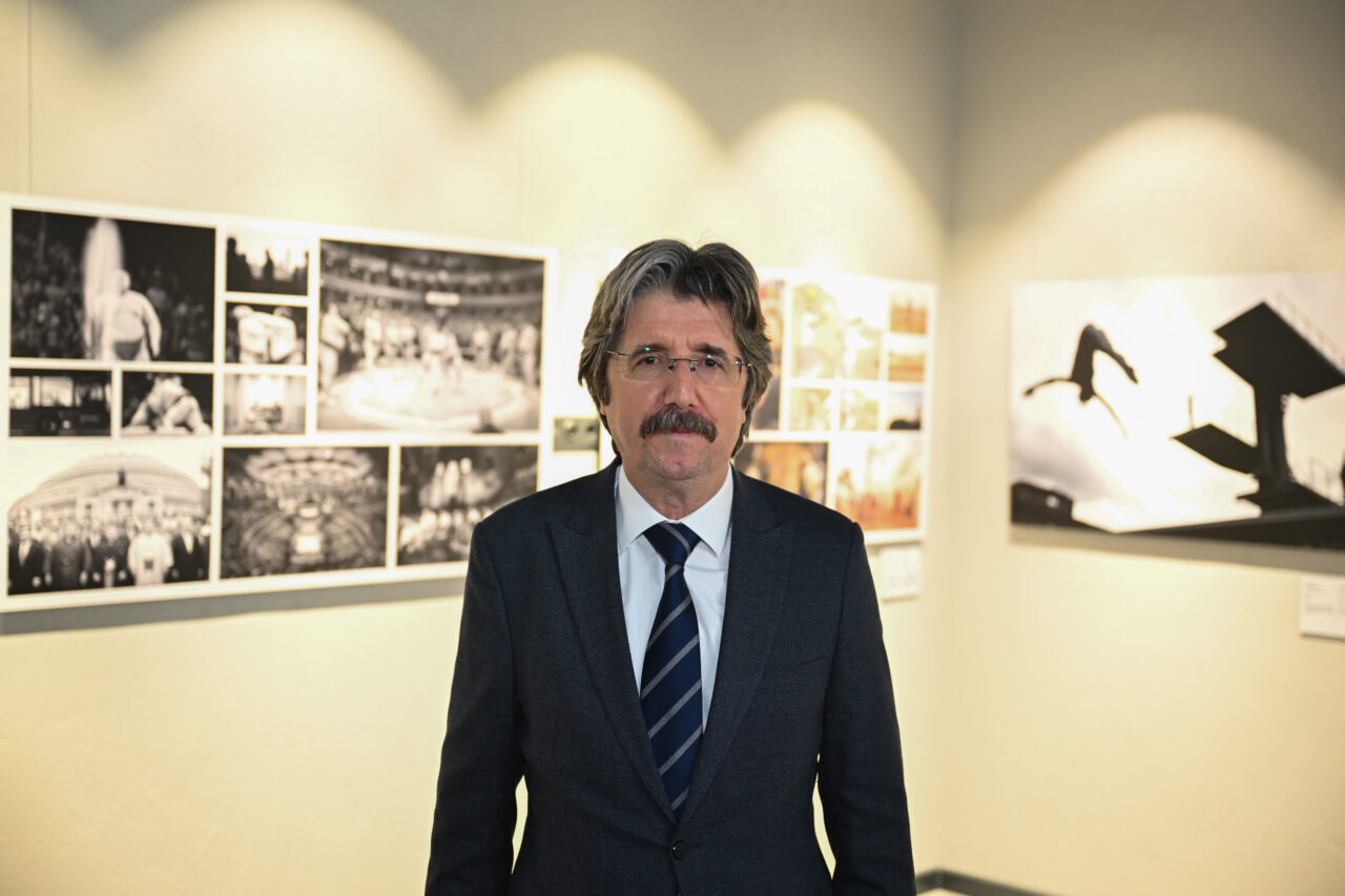 - "Harika ve büyük bir iş"