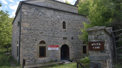 GÜMÜŞHANE (AA) – Gümüşhane'de restorasyonu tamamlanan tarihi Küçük Cami, 112