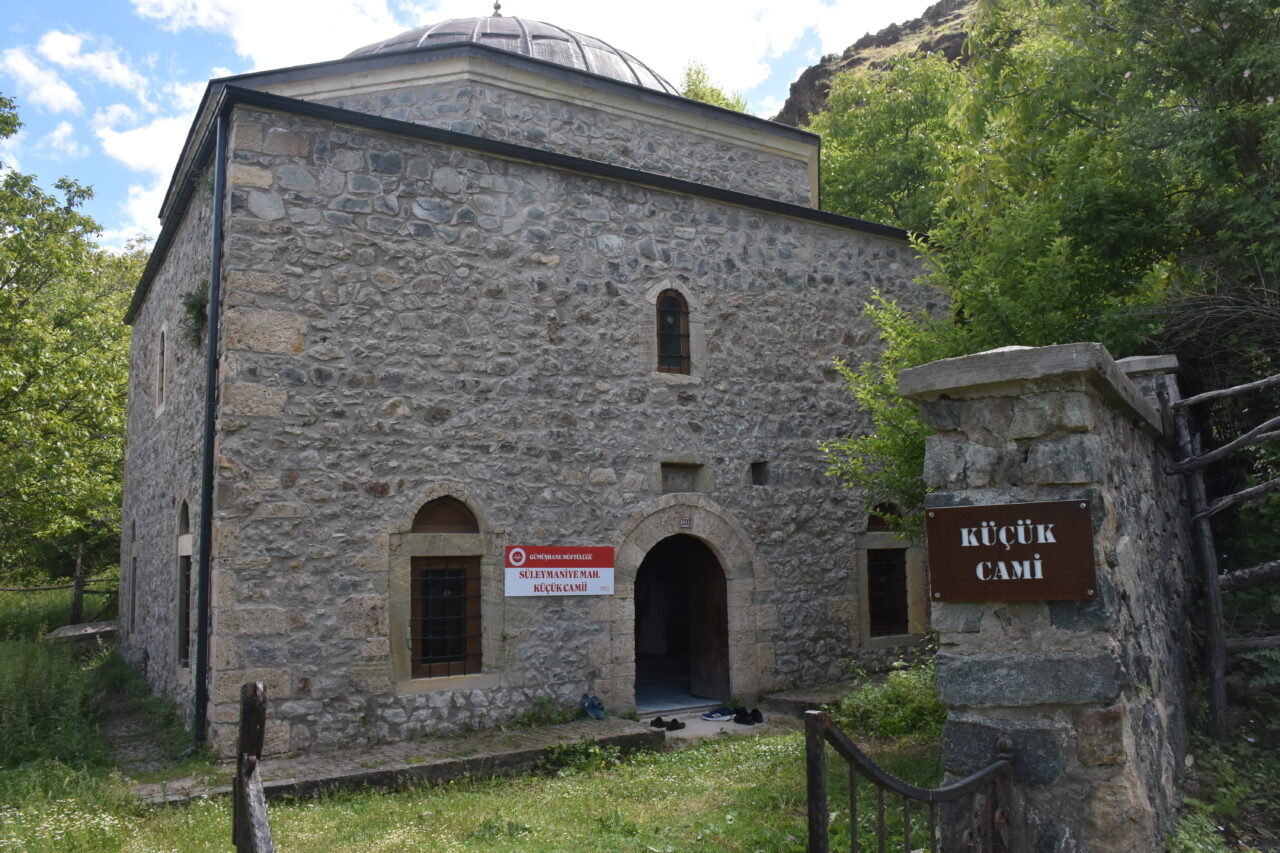 GÜMÜŞHANE (AA) – Gümüşhane'de restorasyonu tamamlanan tarihi Küçük Cami, 112
