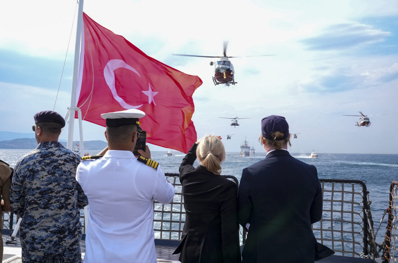- Sahil Güvenlik Komutanı Koramiral Ahmet Kendir:
- "Türk Arama Kurtarma