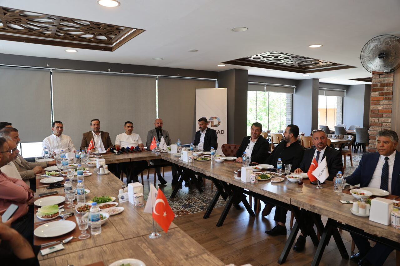 - METOSAD Genel Başkanı Veysi Kaya:
- "İlk 5 ayda Diyarbakır,