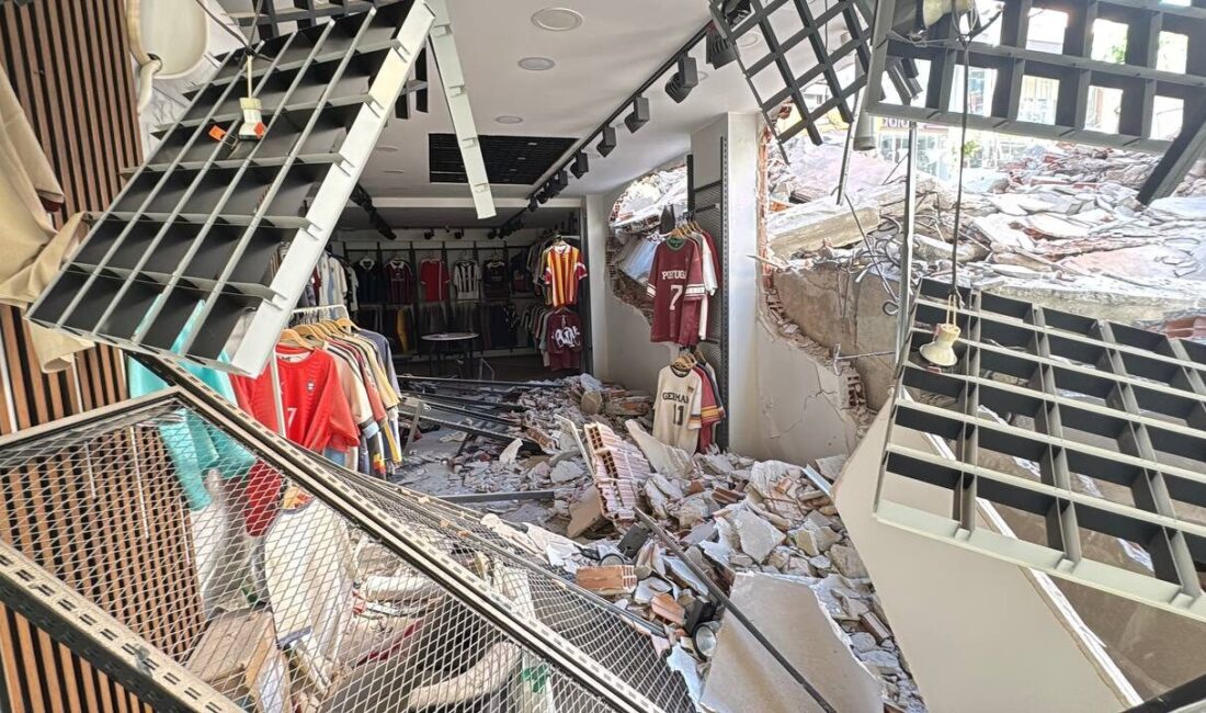 İSTANBUL (AA) – Güngören'de kentsel dönüşüm kapsamında yıkımı yapılan 5