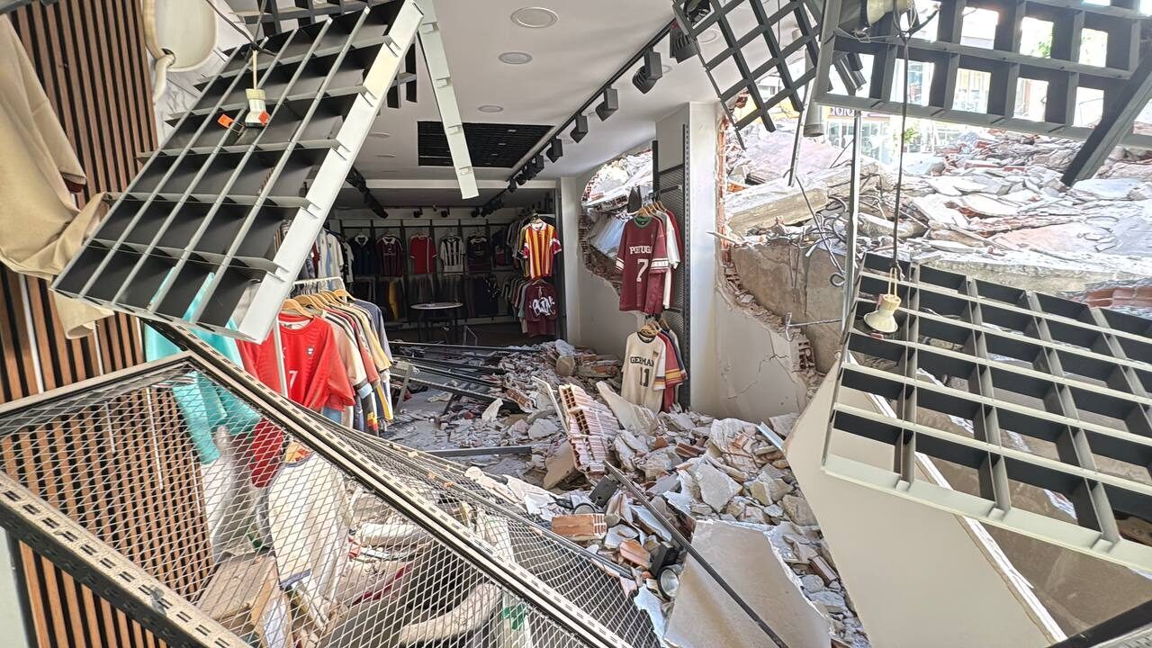 İSTANBUL (AA) – Güngören'de kentsel dönüşüm kapsamında yıkımı yapılan 5