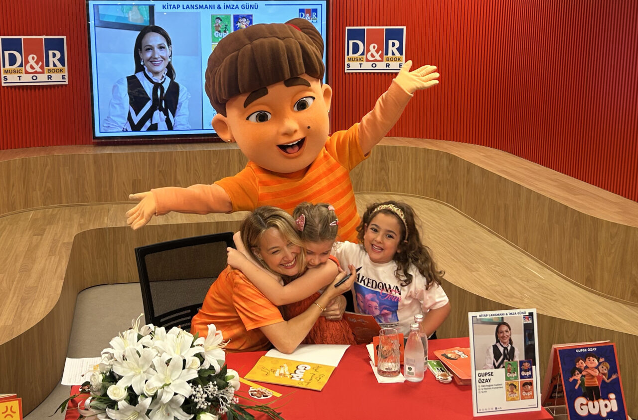 İSTANBUL (AA) – Oyuncu ve yazar Gupse Özay, çocuklar için