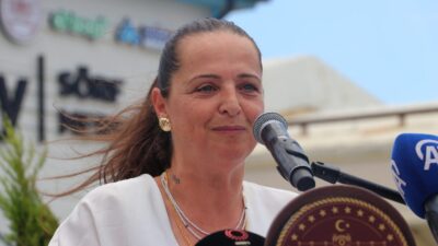 HATAY (AA) – Hatay'da, depremzede çocuk ve gençlerin denizle yeniden