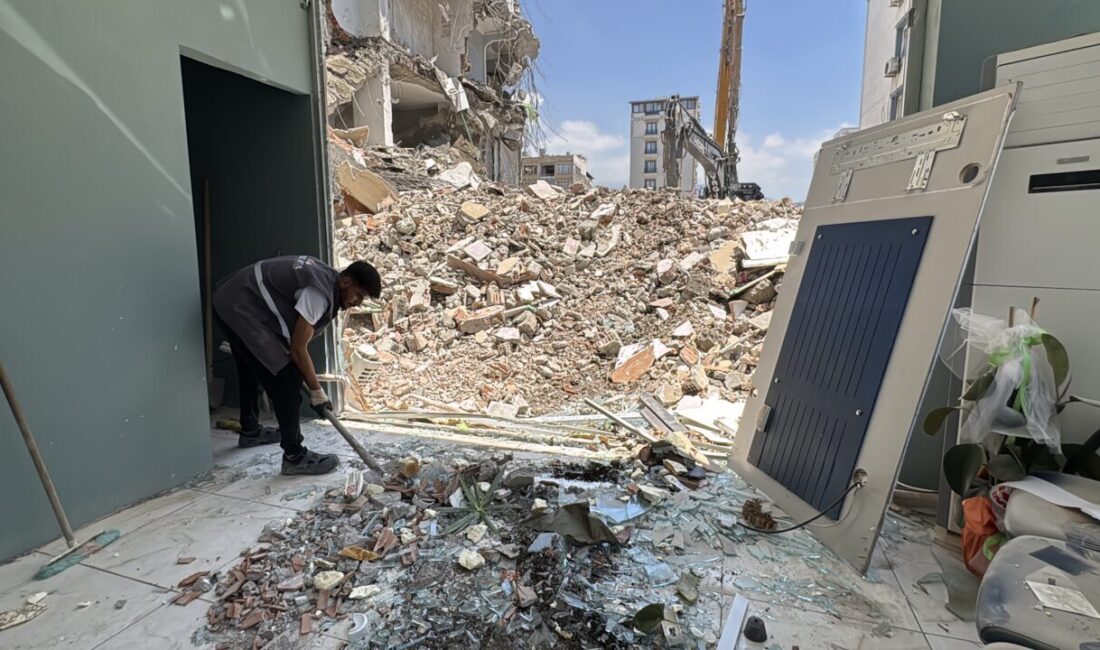 HATAY (AA) – Hatay'ın İskenderun ilçesinde, 6 Şubat 2023'teki depremlerde